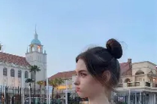 鞠婧祎陷偷漏税风波！丝芭实名举报引爆娱乐圈